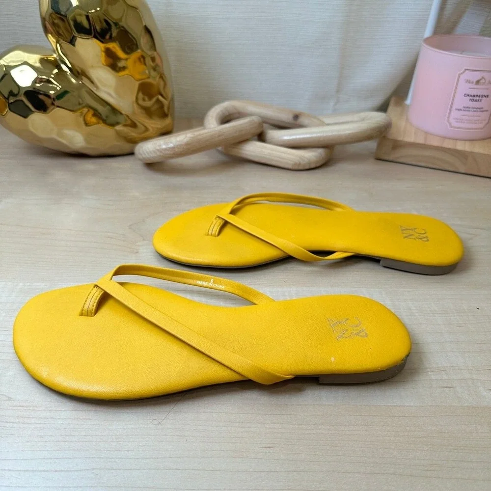 NEW YORK & COMPANY Thong Sandals Yellow Pink Minimalist‎ Bundle Size 6